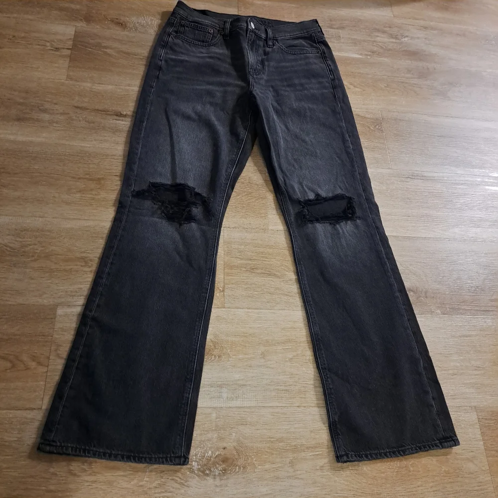 American Eagle Rocker Black Bootcut Distressed Jeans Women's Size 8 NWOT